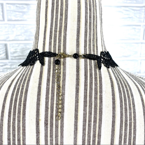 Victorian Lightweight Gothic Lace Choker Necklace - Picture 5 of 5